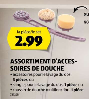 ASSORTIMENT D’ACCESSOIRES DE DOUCHE